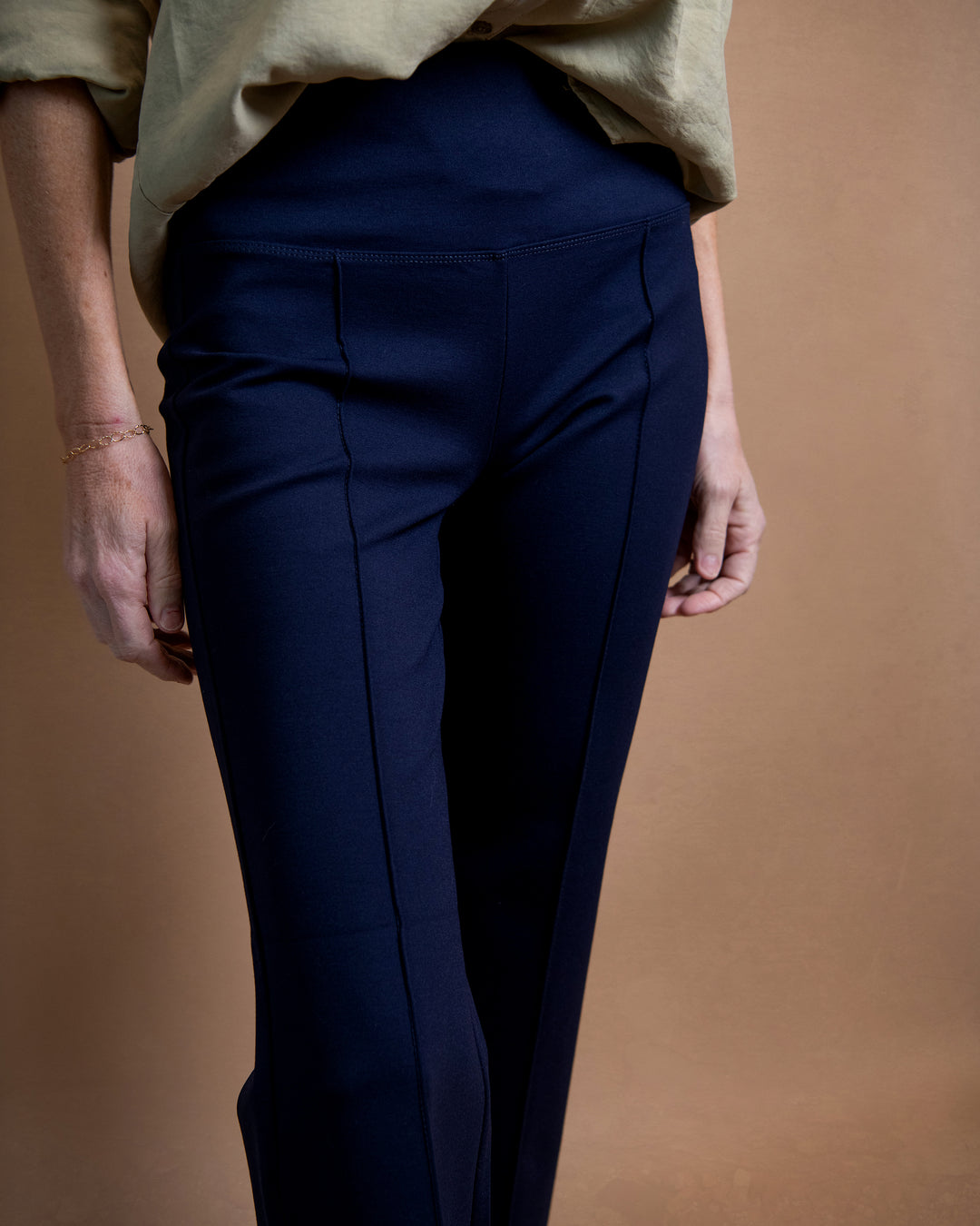 Pearl Pintuck Trouser